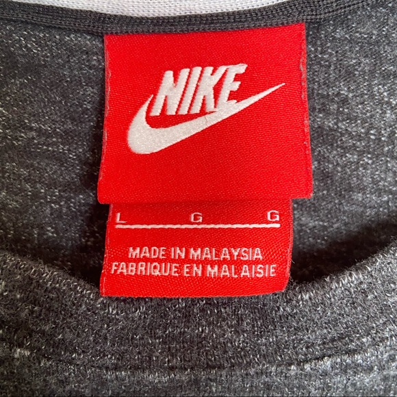 🌟2/$30🌟 Grey Nike shirt - size large - Picture 3 of 4